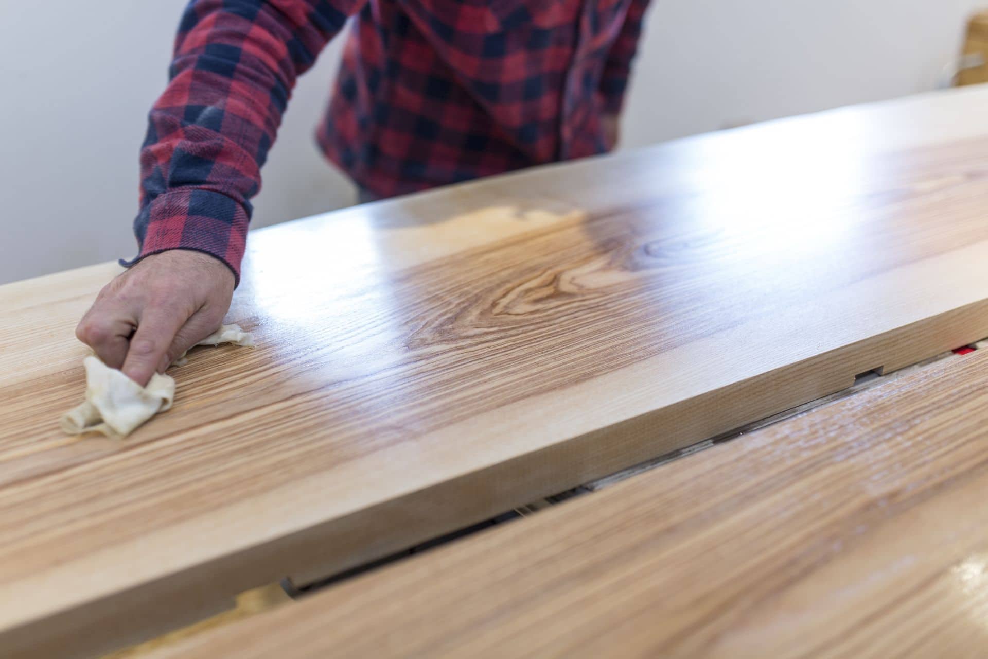 Höchste Qualität bei der Herstellung und Bearbeitung der Holzmöbel